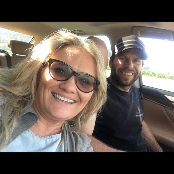 Meet your Posher, Loni🖤 - Picture 7 of 8